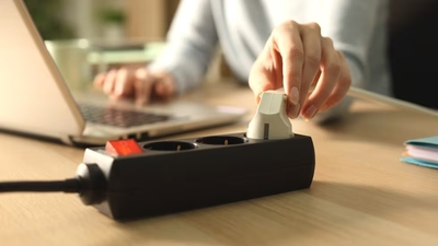 三孔黑色带开关排插 1.5M/3M/5M